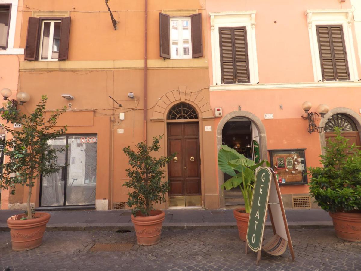 Vite 99 - Piazza Di Spagna, Rome